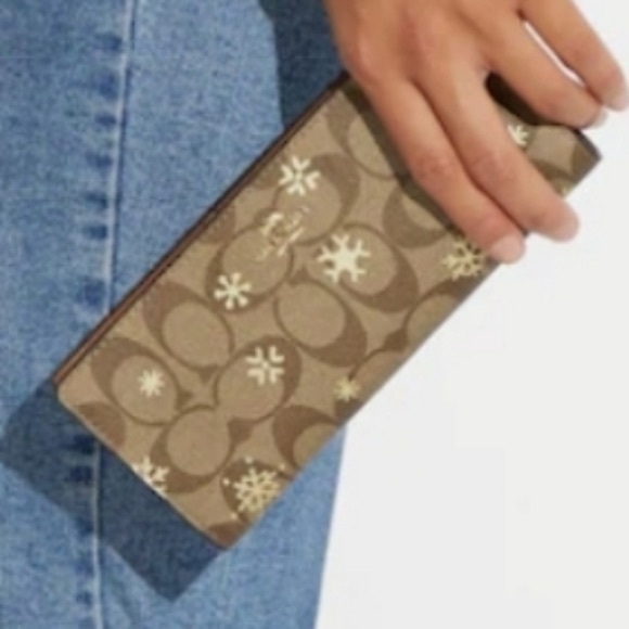 Coach Womens Slim Wallet In Leather, Im/Khaki/Gold snowflake pattern EUC - Picture 1 of 12